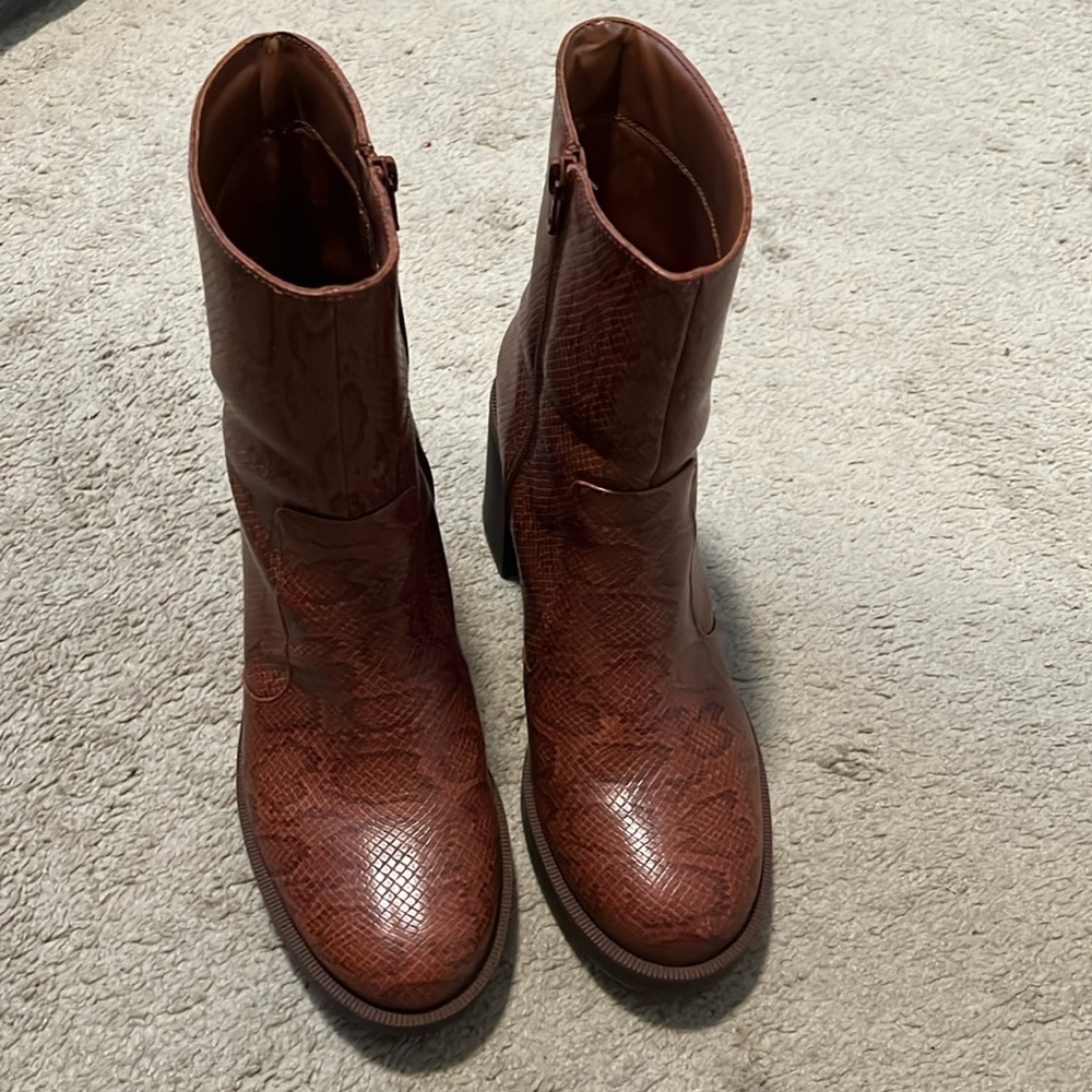 Universal threads boots - Picture 2 of 4